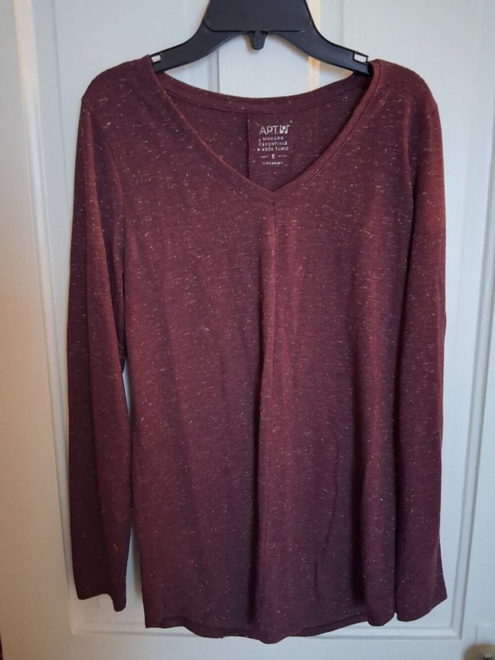 APT. 9 Modern Essentials V-Neck Tunic Top Women's Small Burgundy Long Sleeve